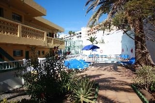 Imagen de la piscina del Apartamentos Faisan. Foto 6