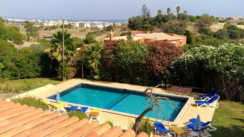 Imagen de la piscina del Apartamentos Falfeira. Foto 20