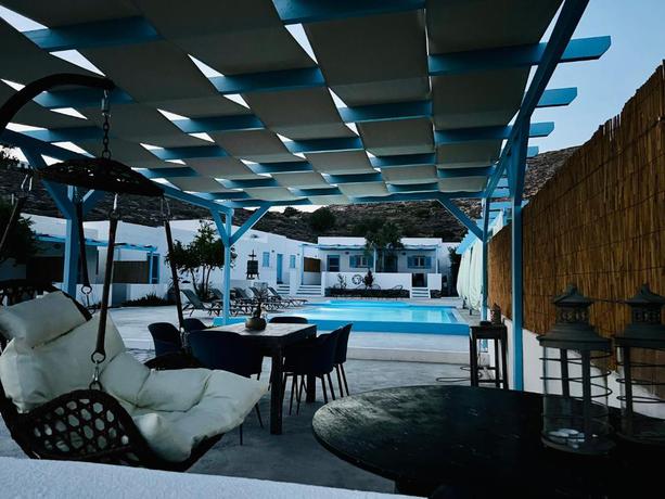 Imagen de los exteriores del Apartamentos Family Village Santorini. Foto 9