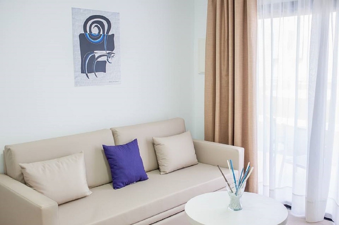 Imagen de los interiores del Apartamentos Fbc Fortuny Resort. Foto 12