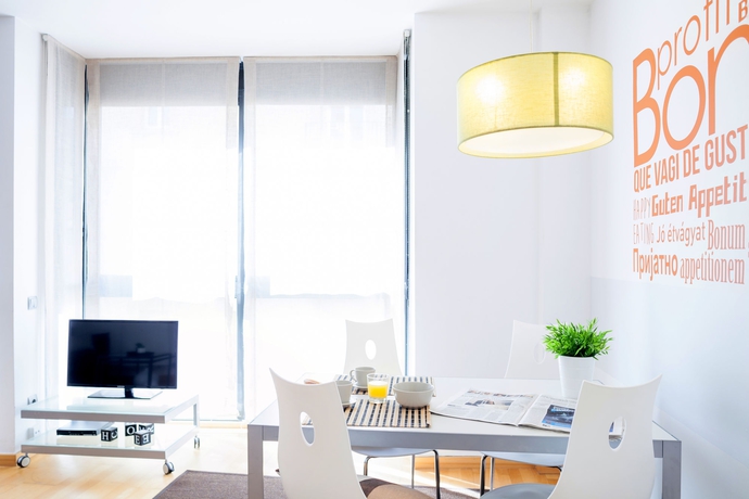 Imagen de los interiores del Apartamentos Feelathome Marquet Beach. Foto 14