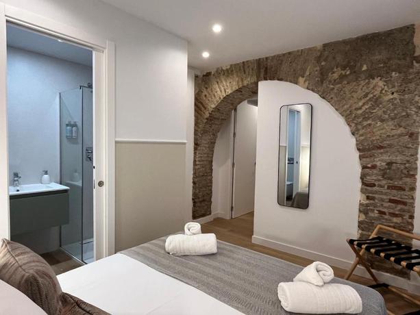Imagen de la habitación del Apartamentos Feelathome Palacio de &Aacute;lamos. Foto 2
