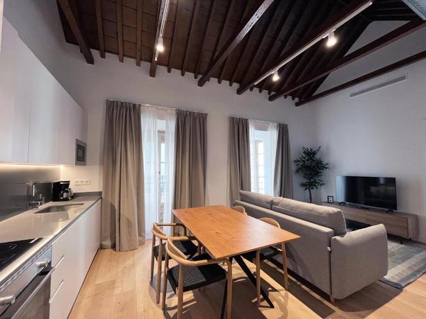 Imagen de la habitación del Apartamentos Feelathome Palacio de &Aacute;lamos. Foto 4