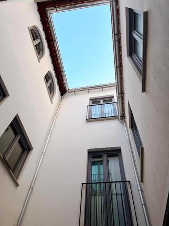 Imagen de los interiores del Apartamentos Feelathome Palacio de &Aacute;lamos. Foto 25