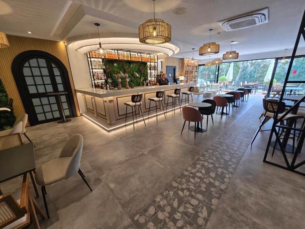 Imagen del bar/restaurante del Apartamentos First Flatotel Internacional. Foto 6