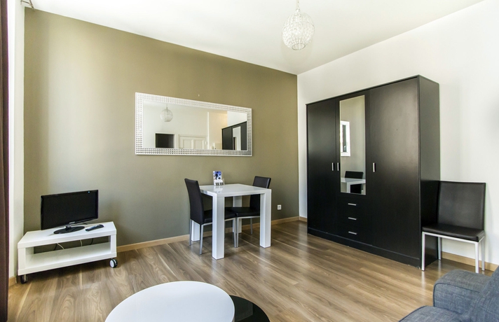 Imagen de los interiores del Apartamentos Florella Clemenceau. Foto 13