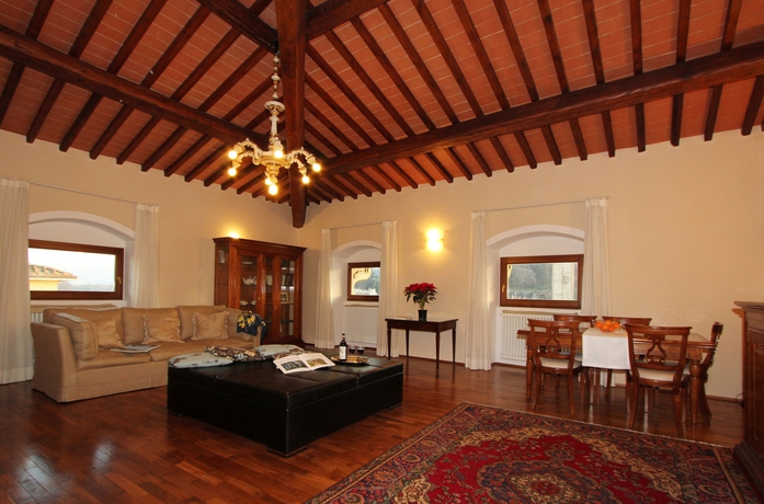 Imagen de los interiores del Apartamentos Florence View. Foto 12