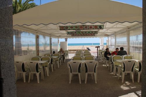 Imagen del bar/restaurante del Apartamentos Florida II. Foto 10