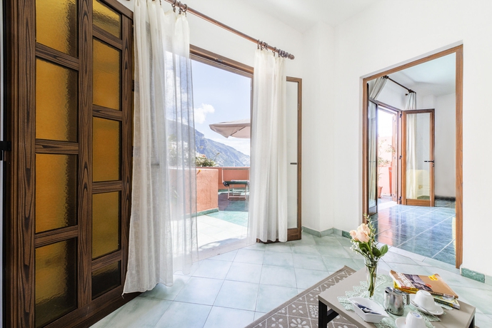 Imagen de los interiores del Apartamentos Florida Residence. Foto 14