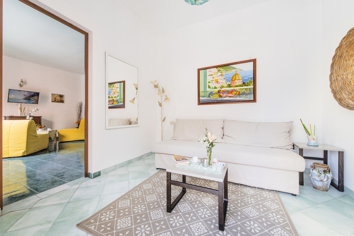 Imagen de los interiores del Apartamentos Florida Residence. Foto 16