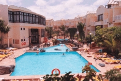 Imagen de la piscina del Apartamentos Fresh Corralejo Garden. Foto 7