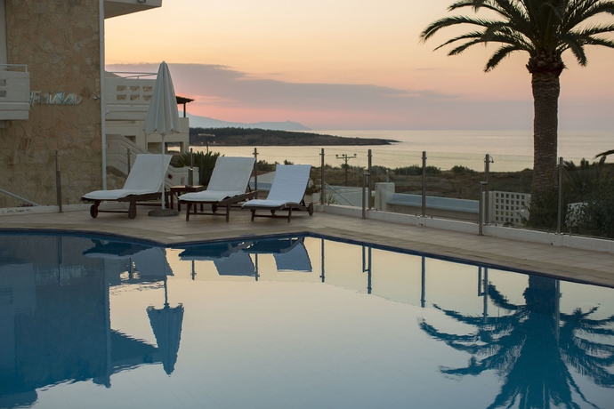 Imagen de la piscina del Apartamentos Frida Apartments, Chania. Foto 12