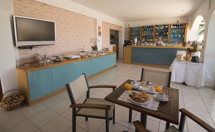 Imagen del bar/restaurante del Apartamentos Frida Apartments. Foto 3
