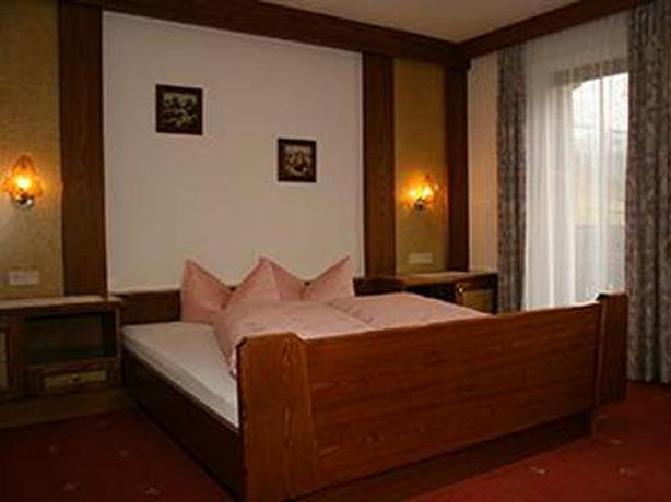 Imagen general del Apartamentos Fr&uuml;hst&uuml;ckspension Sunnh&auml;usl. Foto 8