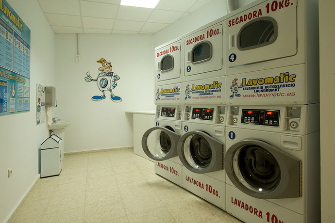 Imagen general del Apartamentos Fuengirola Beach. Foto 10