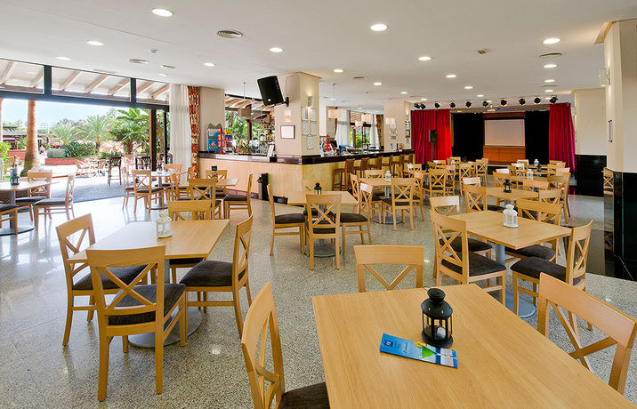 Imagen general del Apartamentos Fuengirola Beach. Foto 12