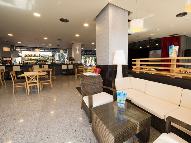 Imagen general del Apartamentos Fuengirola Beach. Foto 22