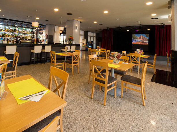 Imagen general del Apartamentos Fuengirola Beach. Foto 23