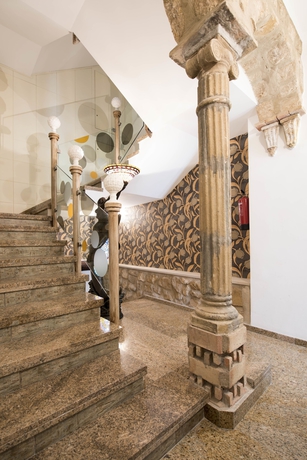 Imagen de los interiores del Apartamentos Fuente Redonda. Foto 18