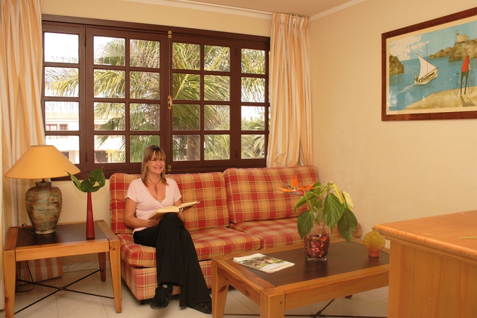 Imagen de los interiores del Apartamentos Fuentepark. Foto 10