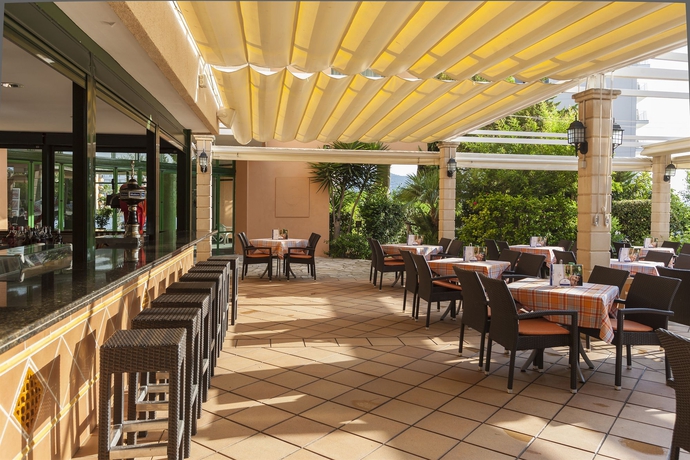 Imagen del bar/restaurante del Apartamentos GLOBALES NOVA APARTAMENTOS. Foto 2