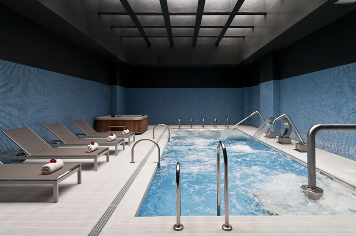 Imagen de la piscina del Apartamentos Gaia Residence. Foto 17