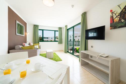 Imagen de la habitación del Apartamentos Gale&oacute;n Playa By Seasense Hotels. Foto 18