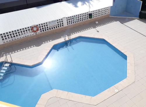 Imagen de la piscina del Apartamentos Gandía Valencia 3000. Foto 16