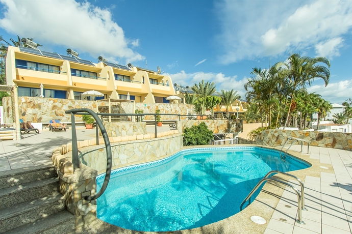 Imagen de la piscina del Apartamentos Garden & Sea Boutique Lodging by LIVVO. Foto 16