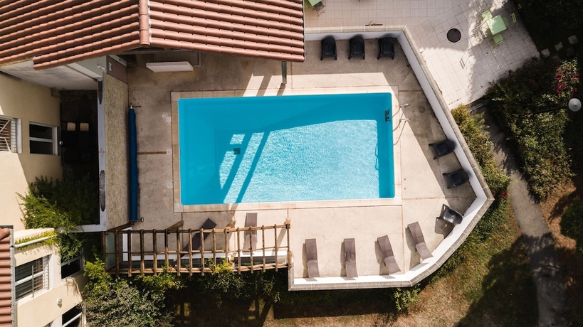 Imagen de la piscina del Apartamentos Garden and City Lyon – Marcy L'etoile. Foto 17