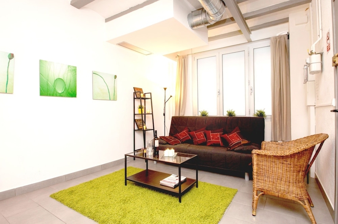 Imagen de la habitación del Apartamentos Gaudi Barcelona. Foto 3