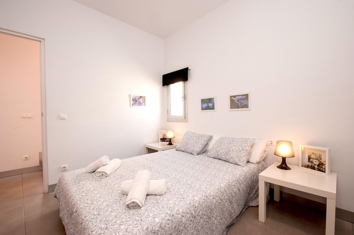 Imagen de la habitación del Apartamentos Gaudi Barcelona. Foto 9