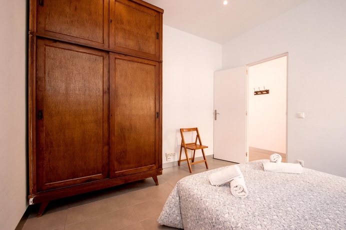 Imagen de la habitación del Apartamentos Gaudi Barcelona. Foto 13