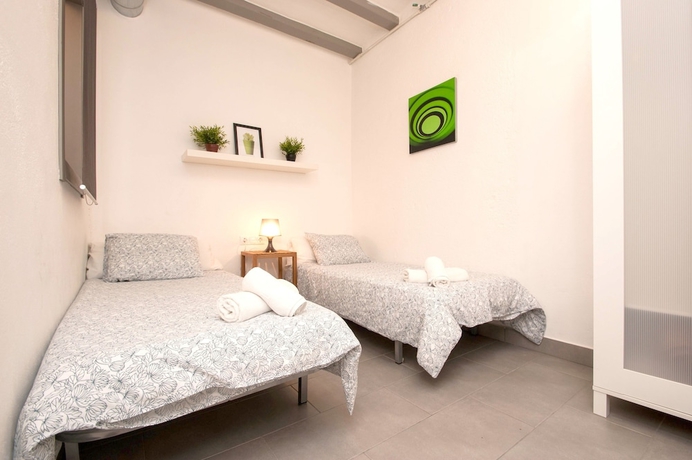 Imagen de la habitación del Apartamentos Gaudi Barcelona. Foto 14