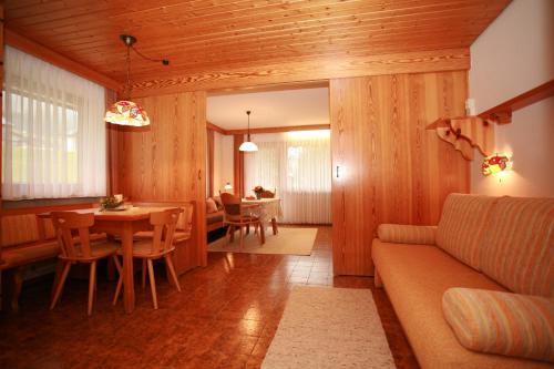 Imagen de la habitación del Apartamentos G&auml;stehaus Etschmann. Foto 9