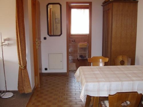Imagen de la habitación del Apartamentos G&auml;stehaus Zur F&auml;rbe. Foto 8