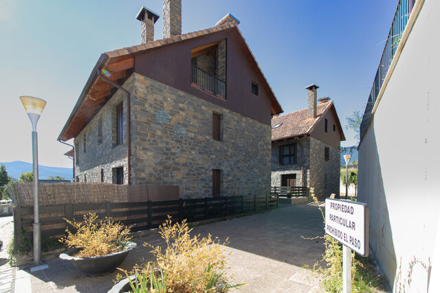 Imagen de los exteriores del Apartamentos Gavín Biescas 3000. Foto 9