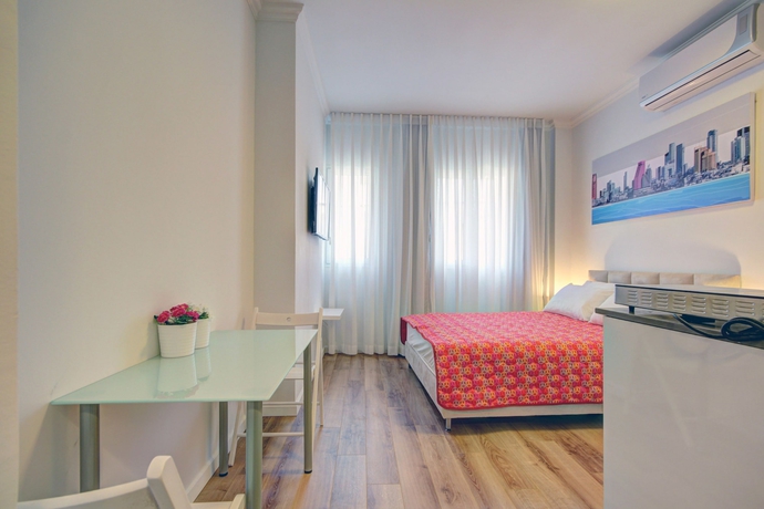 Imagen de la habitación del Apartamentos Geula Beach Boutique. Foto 3