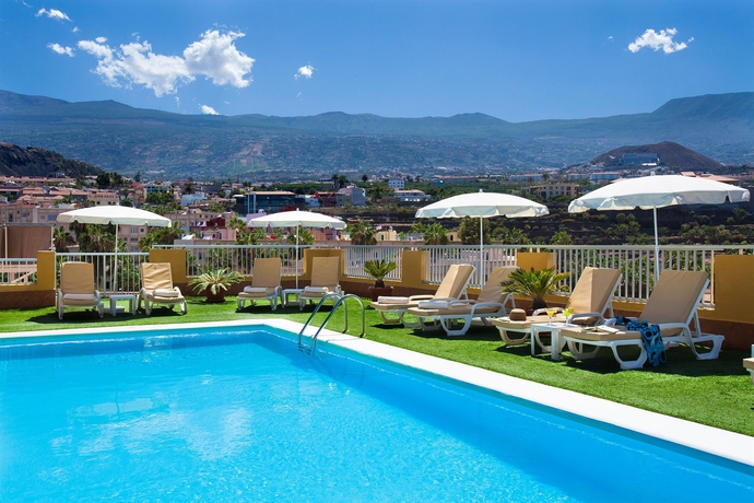 Imagen de la piscina del Apartamentos Gf Noelia. Foto 15