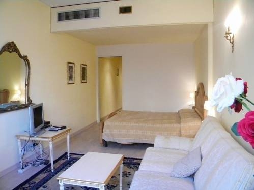 Imagen general del Apartamentos Glamour, Mil&aacute;n. Foto 5