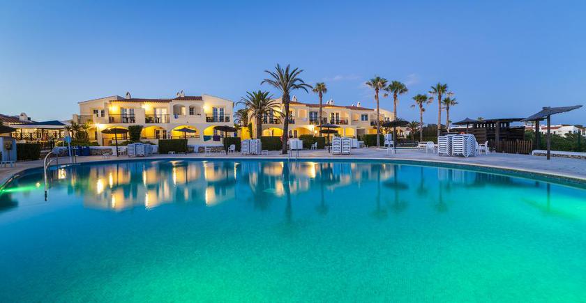 Imagen de la piscina del Apartamentos Globales Binimar. Foto 17