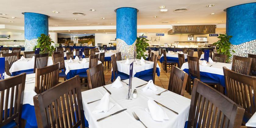 Imagen del bar/restaurante del Apartamentos Globales Binimar. Foto 2