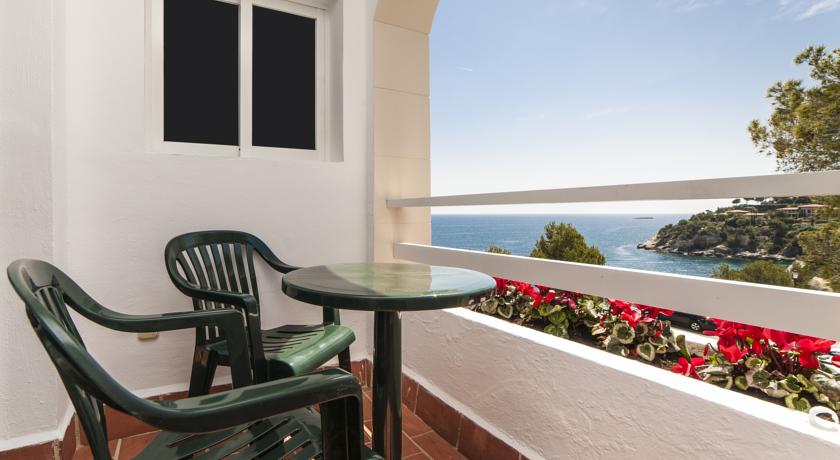 Imagen de los exteriores del Apartamentos Globales Cala Viñas, Cala Viñas. Foto 5