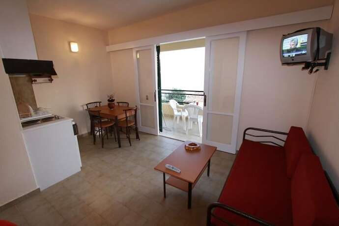 Imagen general del Apartamentos Glyfada Beach - Menigos Resort. Foto 6