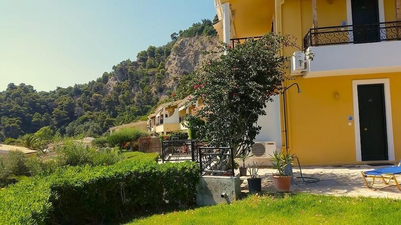 Imagen general del Apartamentos Glyfada Beach - Menigos Resort. Foto 7