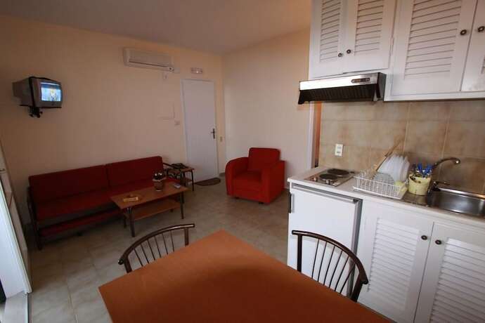 Imagen general del Apartamentos Glyfada Beach - Menigos Resort. Foto 8