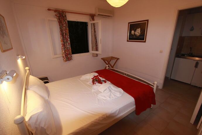 Imagen de la habitación del Apartamentos Glyfada Beach - Menigos Resort. Foto 12