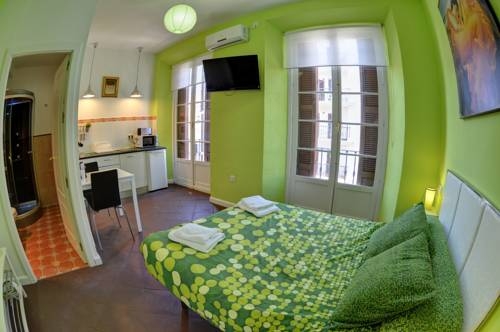 Imagen general del Apartamentos Gold, M&aacute;laga. Foto 2