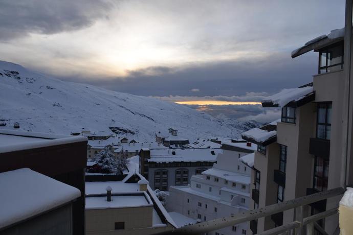 Imagen de los exteriores del Apartamentos Gorbea Suites. Foto 7