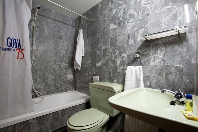 Imagen de la habitación del Apartamentos Goya 75. Foto 12